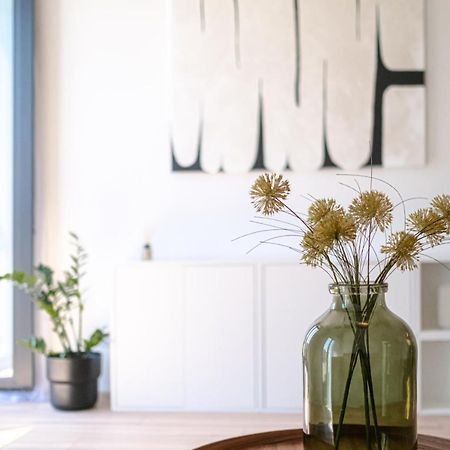 Newly Built Apartment In Vibrant Neighbourhood Praga Esterno foto