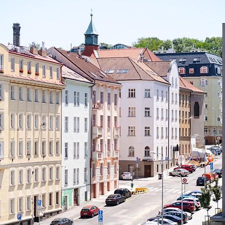 Newly Built Apartment In Vibrant Neighbourhood Praga Esterno foto