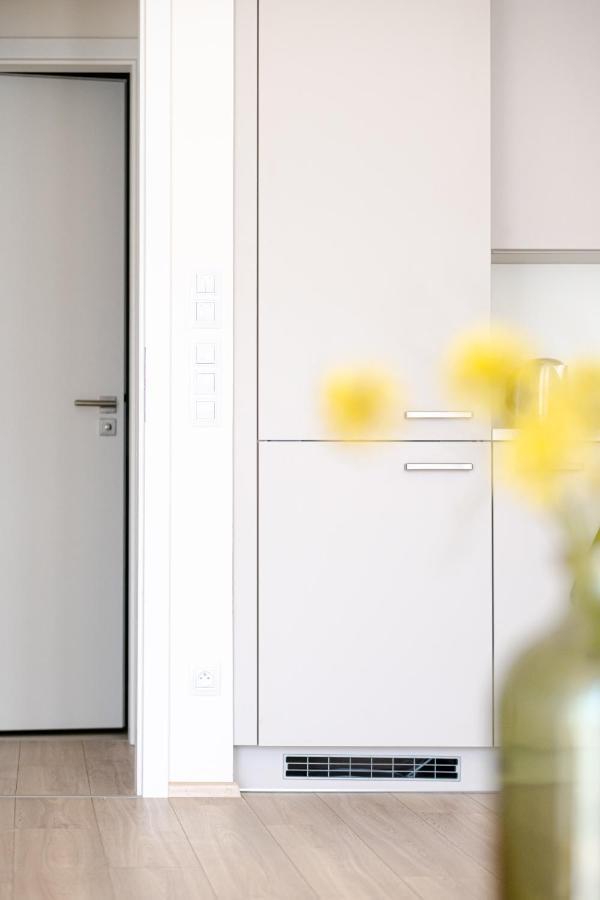 Newly Built Apartment In Vibrant Neighbourhood Praga Esterno foto