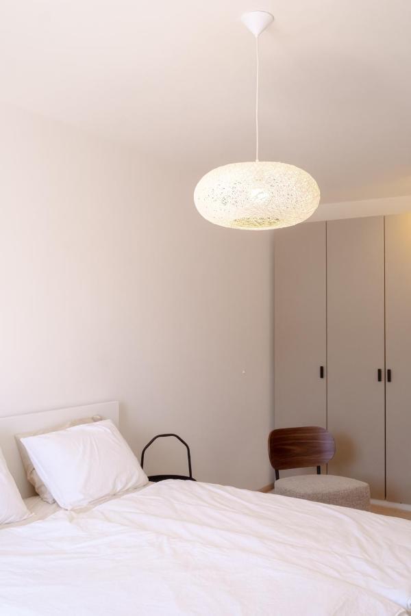 Newly Built Apartment In Vibrant Neighbourhood Praga Esterno foto